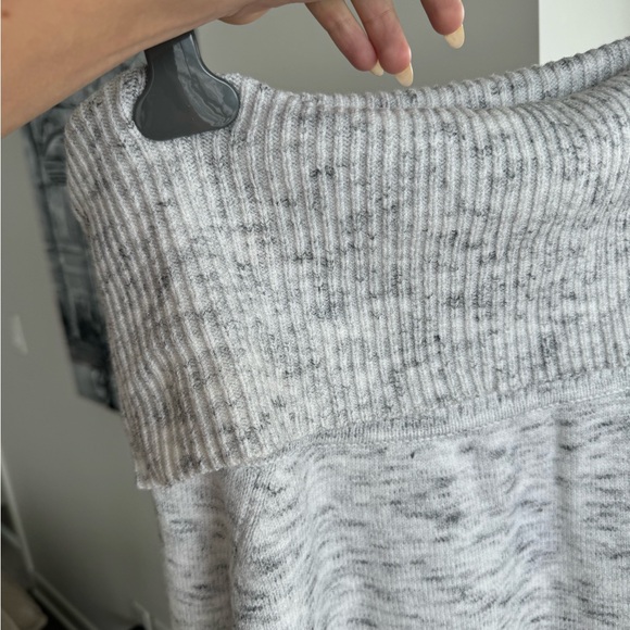 OFF THE SHOULDER GREY WHITE SWEATER - Picture 3 of 3